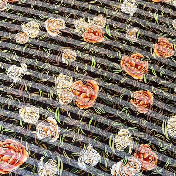 LuLaRoe Carly Size XS - Picture 3 of 4